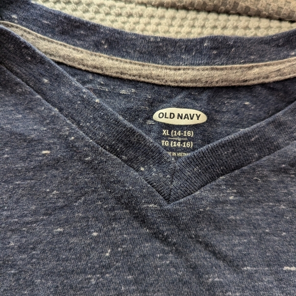 Boys size 14-16 T-shirts (5) - Picture 8 of 15